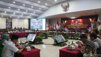 Setelahnya, data tersebut dihimpun KPU di tingkat Provinsi dan kemudian direkapitulasi secara nasional di kantor KPU pusat hari ini.
