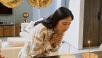 Momen Pevita Pearce Cicip Durian Pertama Kali hingga Ngemil di Kafe