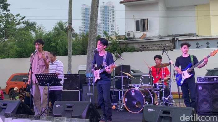 Musikalisasi puisi Tangkahan oleh Teater Iqra di PRSU, Medan. (Raja Malo Sinaga/detikSumut)