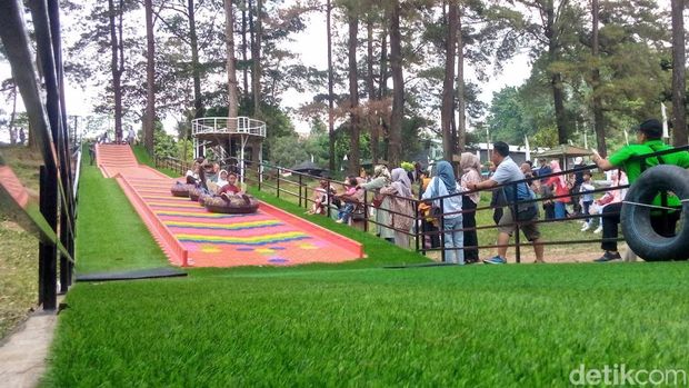 Objek wisata Woodland Kuningan jadi tempat favorit wisatawan untuk menghabiskan waktu liburan.