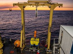 Wujud Kendaraan Robot Canggih Penemu Puing Kapal Selam Titan