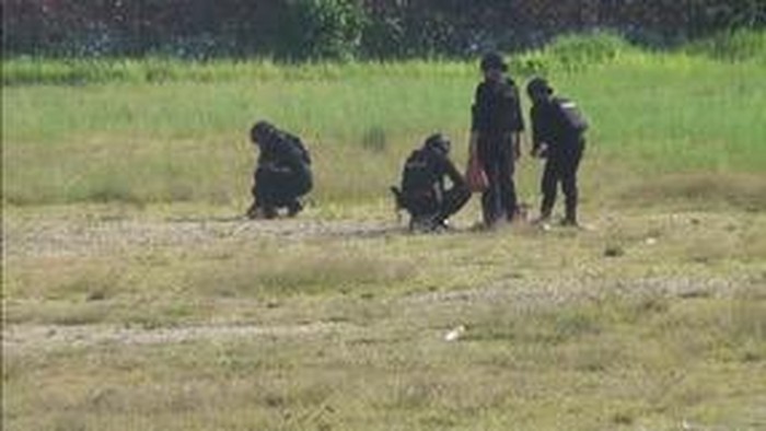Pemusnahan bom ikan yang ditemukan di Pariaman oleh tim Jibom Gegana. (Foto: Istimewa)