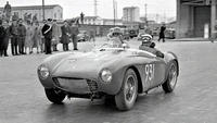 Mobil ini pernah digunakan dalam periode balap Ferrari. Nomor sasis 0406 MD merupakan produksi kedua yang dibuat oleh Pininfarina. Dalam salinan lembar pembuatan pabrik, Ferrari ini dirakit selama Maret 1954 dan diselesaikan dengan warna khas Ferrari, Rosso Corsa. Foto: RM Southebys