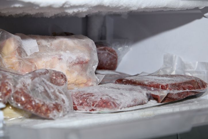 Simpan daging di freezer