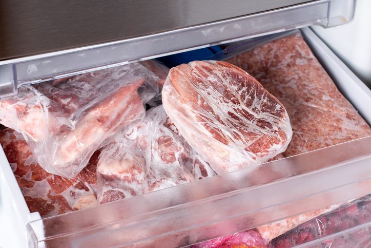 Simpan daging di freezer