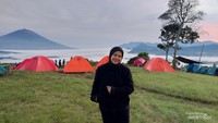 Panorama cantik Gunung Kerinci dari Bukit Tirai Embun.