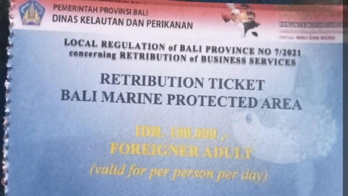 Wisatawan dan pelaku pariwisata selam, seperti snorkeling dan diving, mengeluhkan retribusi Rp 100 ribu di Nusa Penida yang berlaku mulai 1 Juli 2023.
