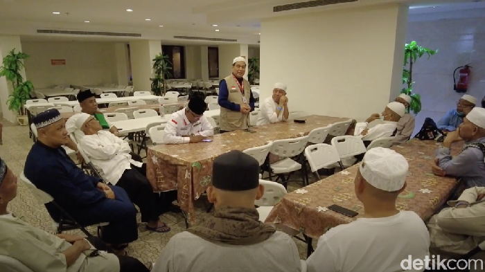 Timwas Haji DPR Bertemu Jemaah Haji Asal Riau