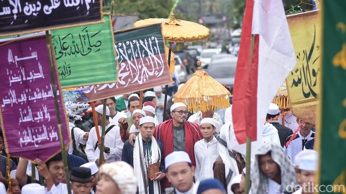 Tradisi Ziarah Kute Seribu merupakan wisata religi di Bangka Barat.