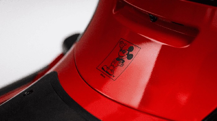 Vespa edisi Mickey Mouse
