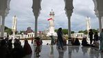 Wisata Religi Masjid Raya Baiturrahman Ramai