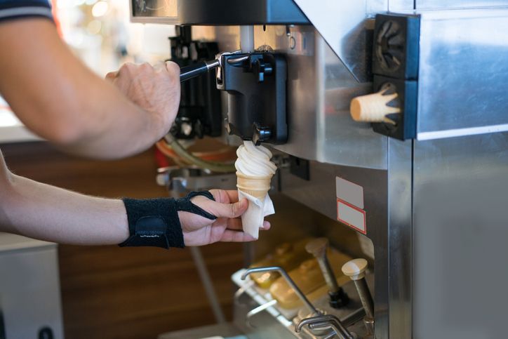 Pekerja McDonald's Ungkap Alasan Mesin Es Krim Selalu Rusak