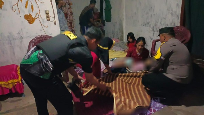 Balita di Empat Lawang meninggal di gendongan orang tua saat dibawa ke puskesmas.