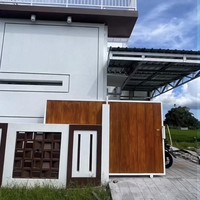 Pagar besi hollow dan besi galvanis menambah kesan aesthetic pada bangunan rumah. Penggunaan pagar besi dorong bisa menghemat lahan. Foto: Dok. TikTok @maswindo_jombang.