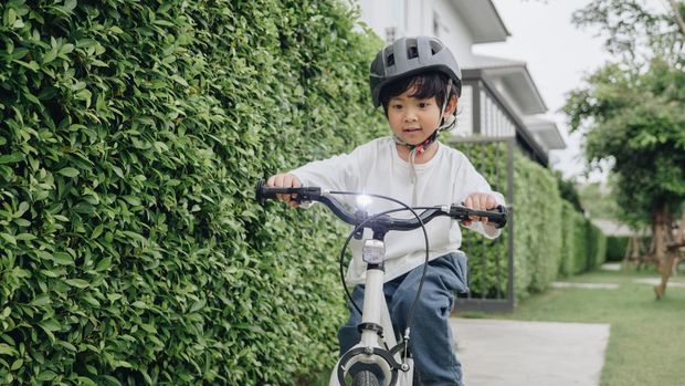 Berapa Usia Ideal Mengajarkan Anak Main Sepeda?
