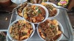 Nikmat! 20 Bubur Ayam yang Gurih Hangat Ada di Sini