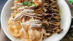 Nikmat! 20 Bubur Ayam yang Gurih Hangat Ada di Sini