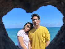 Senyuman Della Puspita yang Nikah Lagi Usai 10 Tahun Menjanda