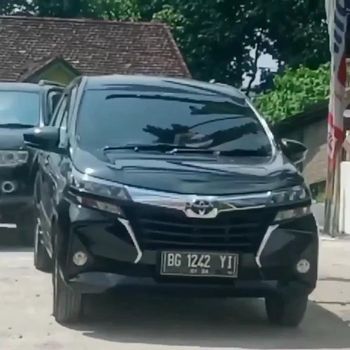 Dua mobil di OKUT punya pelat nomor sama