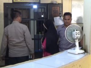 Emak-emak Ini Keciduk Copet 2 HP Pengunjung di Pasar GOR Sudiang Makassar