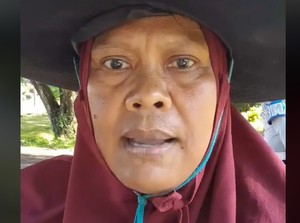 Heboh Emak-emak di Bolsel Ngamuk Polisi Musnahkan 4,4 Ton Miras di Sungai