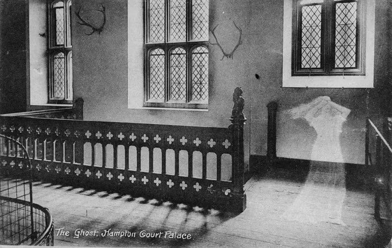 Foto Hantu Menakutkan hingga Konyol