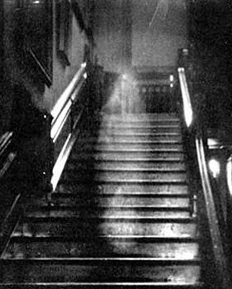 Foto Hantu Menakutkan hingga Konyol