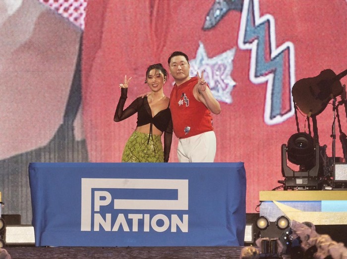 Hwasa gabung agensi PSY, P NATION.