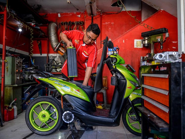 Intip Bengkel Konversi Motor Listrik Rp 9,5 Juta di Bandung