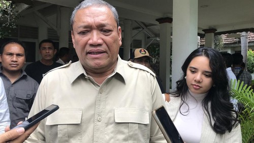 Ketua Badan Pengawas dan Disiplin (BPD) Partai Gerindra Bambang Kristiono saat ditemui di Mataram pada Senin (3/7/2023) siang. Foto: Helmy Akbar / detikBali