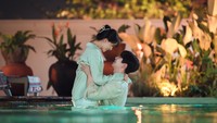 Keduanya seperti kisah Cinderella di era modern. Dok. Netflix