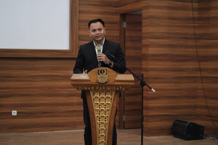 Kolomnis Ramadhan, Peneliti Arus Survei Indonesia