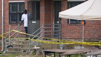 Satu penembakan massal lainnya terjadi pada Minggu (2/7) waktu setempat di Baltimore, dengan sedikitnya dua orang tewas dan 28 orang lainnya, separuhnya anak-anak, mengalami luka-luka. Penembakan mematikan itu terjadi di dalam pesta yang digelar di salah satu area permukiman di Baltimore. AP/Julio Cortez.
