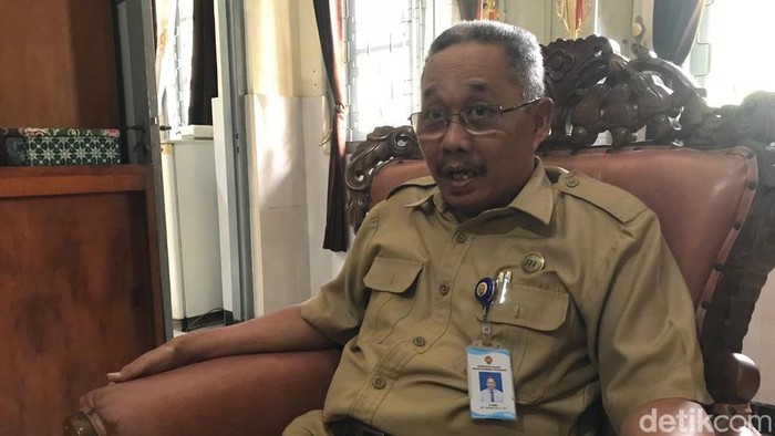 Kepala Sekolah SMK N 3 Jogja Bujang Sabri saat ditemui wartawan di ruangannya, Senin (3/7/2023).