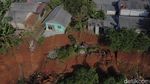 Overload, TPA Cipayung Depok Bikin Rumah Warga Longsor