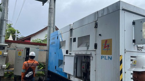 Sudah sebulan terakhir Listrik Nusa Penida byarpet, saat ini PLN Bali Pasang 23 Genset Tambahan, Senin (3/7/2023).