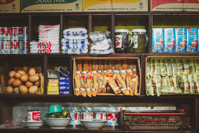 Pria Ini Ketahuan Selingkuh Gegara Bawa Wanita Lain ke Warung Burjo Langganan