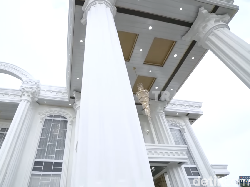 10 Potret Rumah Mewah Mami Sultan Palembang, Pilar Saja Rp 100 Juta