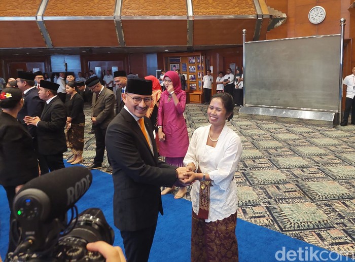 Sandiaga Uno melantik 22 pegawai di lingkungan Kementrian Pariwisata dan Ekonomi Kreatif dilantik dengan jabatan bar