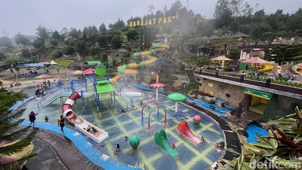 Sensasi Berendam ala Jepang di Garut Kalau Jepang punya Onsen, Garut juga tak mau kalah. Garut punya Darajat Pass yang bisa dipakai buat berendam air panas. Begini sensasinya, Minggu (2/7/2023).