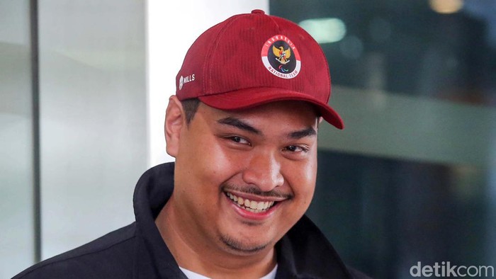 Menpora Dito Ariotedjo memberikan keterangan usai diperiksa Kejagung sebagai saksi kasus korupsi BTS Kominfo. Dito diperiksa selama dua jam.