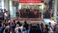 Saya harus meluruskan ini semua dan mempertanggungjawabkan kepercayaan publik yang telah diberikan kepada saya selama ini, ujar Dito di Kejagung, Jakarta, Senin (3/7/2023).  