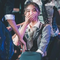 Shani sendiri sudah lebih dari sembilan tahun bergabung dengan JKT48. Ia merupakan member dari generasi ketiga yang pernah masuk beberapa unit, termasuk Tim T, Tim J, dan Tim K3 sebelum akhirnya dibubarkan untuk dibentuk JKT48 New Era.  Foto: Instagram @jkt48shani