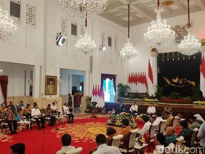 Jokowi Gelar Sidang Kabinet Paripurna, Prabowo hingga Firli Hadir