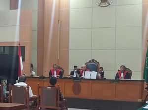 Bos Toba Sejahtera Klaim Luhut Tak Punya Perusahaan Tambang di Papua