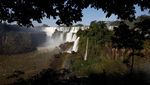 Terpesona Keindahan Air Terjun Iguazu di Brasil