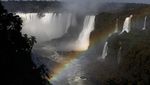 Terpesona Keindahan Air Terjun Iguazu di Brasil
