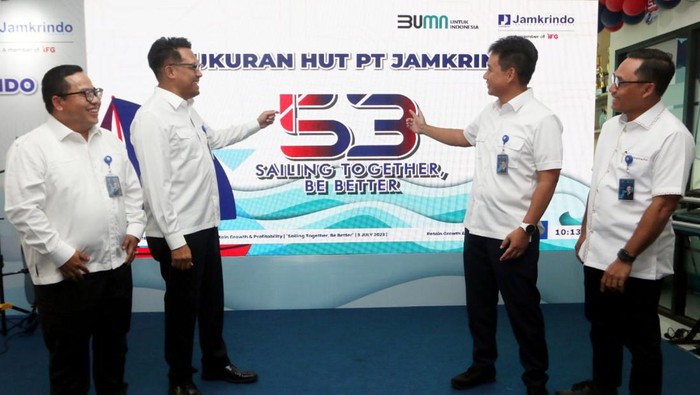 Terus Berkomitmen Meningkatkan Kinerja-Aksesibilitas Finansial UMKM Jamkrindo baru saja memasuki usianya yang ke-53 tahun. Semoga makin matang dan terus berkomitmen melakukan peningkatan kinerja dalam menjembatani aksesibilitas finansial UMKM.