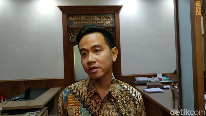 Wali Kota Solo Gibran Rakabuming Raka di Balai Kota Solo, Senin (7/3/2023).
