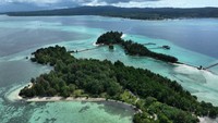 Wisata pantai Pulau Bokori masuk dalam tujuh destinasi pariwisata prioritas provinsi Sulawesi Tenggara.  